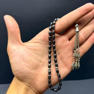 Özel Ahşap Kutulu 33’lü Hematit Taşı Tesbih – Fasetli Arpa Kesim