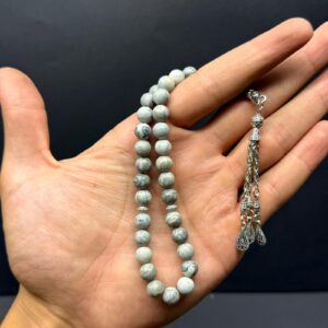 Özel Ahşap Kutulu 33’lü Gri Jasper Taşı Tesbih – Küre Kesim